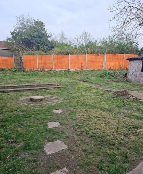 Quiet Family Home Tettenhall ภายนอก รูปภาพ